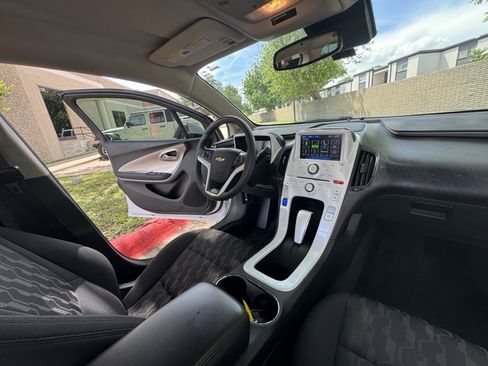 Used 2012 Chevrolet Volt FWD image 27