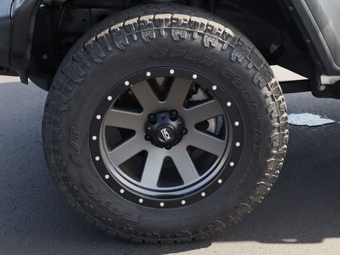 Used 2021 Jeep Wrangler Sport AWD/4WD image 30