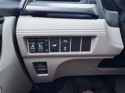 Used 2025 Honda Odyssey Touring image 23