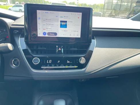 Used 2025 Toyota Corolla SE FWD image 12