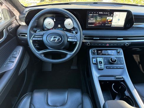 Used 2023 Hyundai Palisade Calligraphy image 22