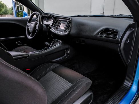 Used 2015 Dodge Challenger R/T w/ Quick Order Package 28B R/T RWD image 20