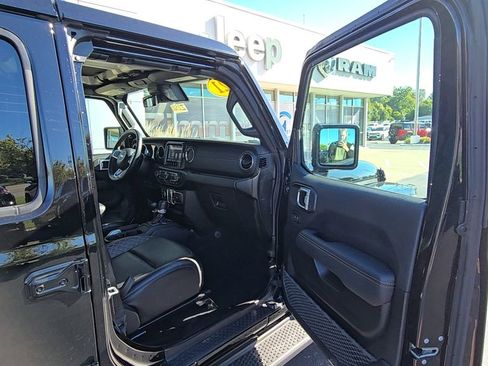 Used 2021 Jeep Wrangler Unlimited Sahara image 17