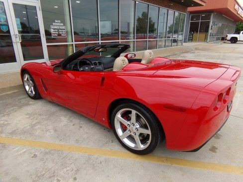 Used 2006 Chevrolet Corvette Convertible w/ Preferred Equipment Group RWD image 23