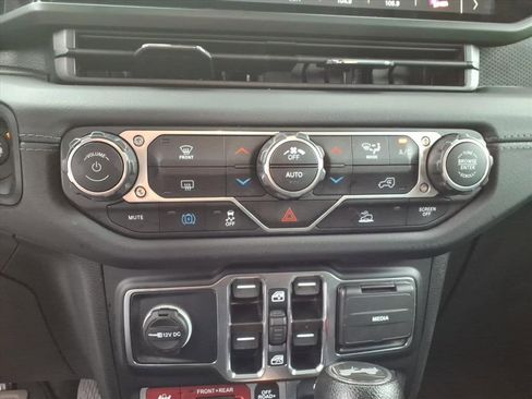 Used 2024 Jeep Wrangler Unlimited Rubicon 4xe image 41