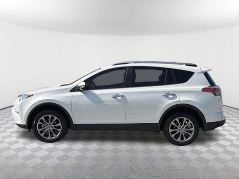Used 2018 Toyota RAV4 Limited FWD image 9