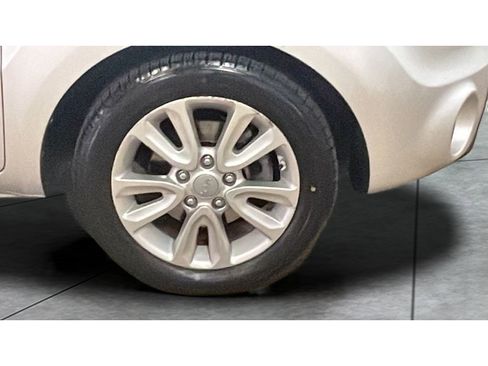 Used 2013 Kia Soul Soul Fwd image 19