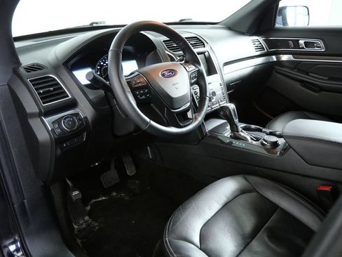 Used 2018 Ford Explorer Limited AWD/4WD image 16