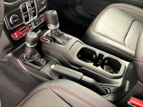 New 2026 Jeep Wrangler Unlimited Rubicon AWD/4WD image 8