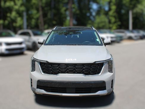 Certified 2024 Kia Sorento S w/ Panoramic Sunroof Package FWD image 17