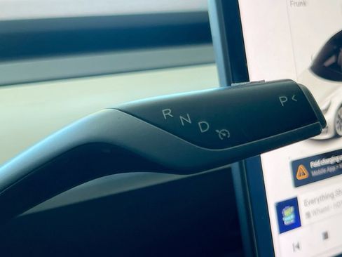 Used 2021 Tesla Model 3 Standard Range Plus RWD image 15