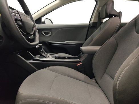 Used 2025 Kia K4 FWD image 17
