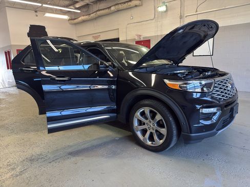 Used 2020 Ford Explorer Platinum w/ Premium Technology Package AWD/4WD image 7
