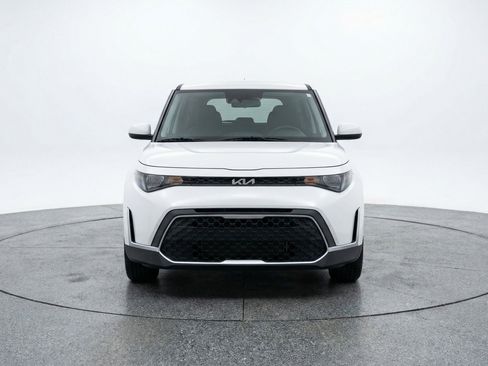 Used 2025 Kia Soul LX w/ LX Technology Package FWD image 2