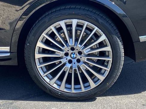 Used 2020 BMW X7 xDrive40i w/ Premium Package AWD/4WD image 29