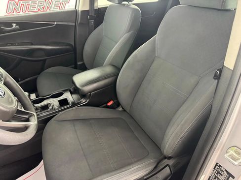 Used 2018 Kia Sorento L FWD image 30