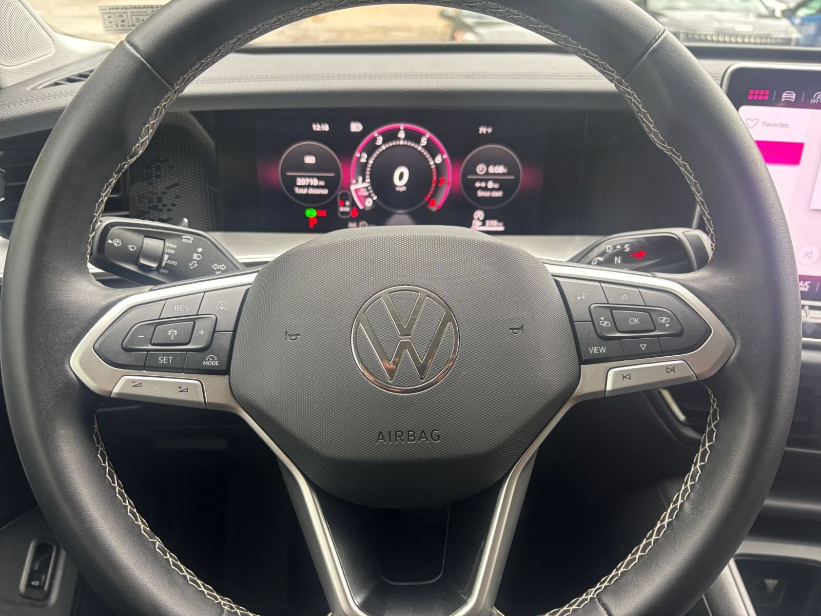 Used 2026 Volkswagen Tiguan SE FWD image 29