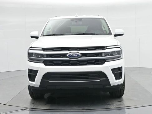Certified 2024 Ford Expedition XLT RWD image 33