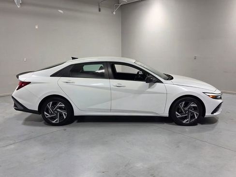 Certified 2025 Hyundai Elantra Sport FWD image 13