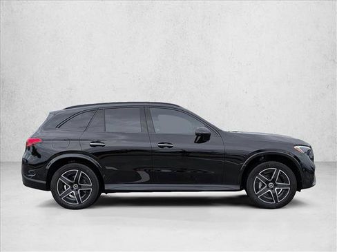 Used 2026 Mercedes-Benz GLC 300 4MATIC image 4