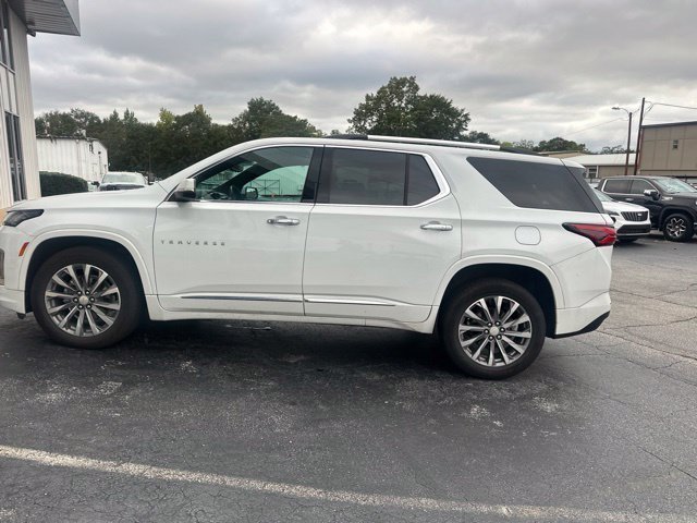 Used 2023 Chevrolet Traverse Premier FWD image 25