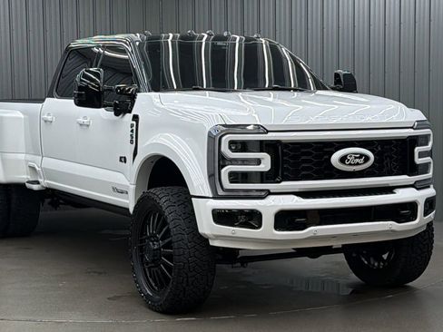 Used 2026 Ford F450 Platinum w/ FX4 Off-Road Package AWD/4WD image 7
