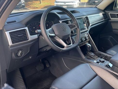 Used 2023 Volkswagen Atlas SEL AWD/4WD image 7
