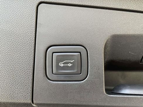 Certified 2023 Cadillac XT4 Luxury image 13