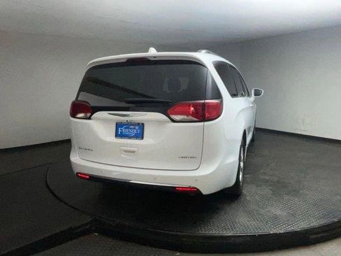 Used 2020 Chrysler Pacifica Limited FWD image 7