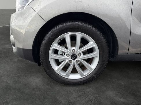 Used 2018 Kia Soul + FWD image 4