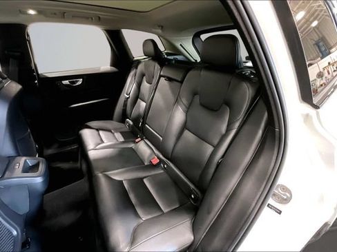 Certified 2024 Volvo XC60 B5 Core w/ Protection Package Premier AWD/4WD image 29