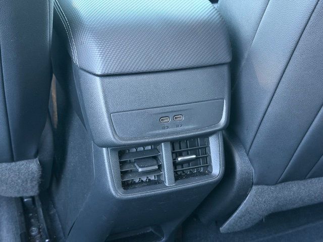 Used 2026 Chevrolet Equinox LT w/ Convenience Package II FWD image 12