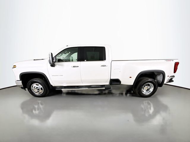 Used 2024 Chevrolet Silverado 3500 LTZ w/ LTZ Convenience Package AWD/4WD image 4