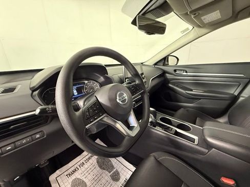 Used 2022 Nissan Altima 2.5 SV image 14