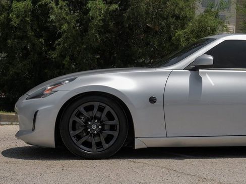 Used 2020 Nissan 370Z Coupe image 10