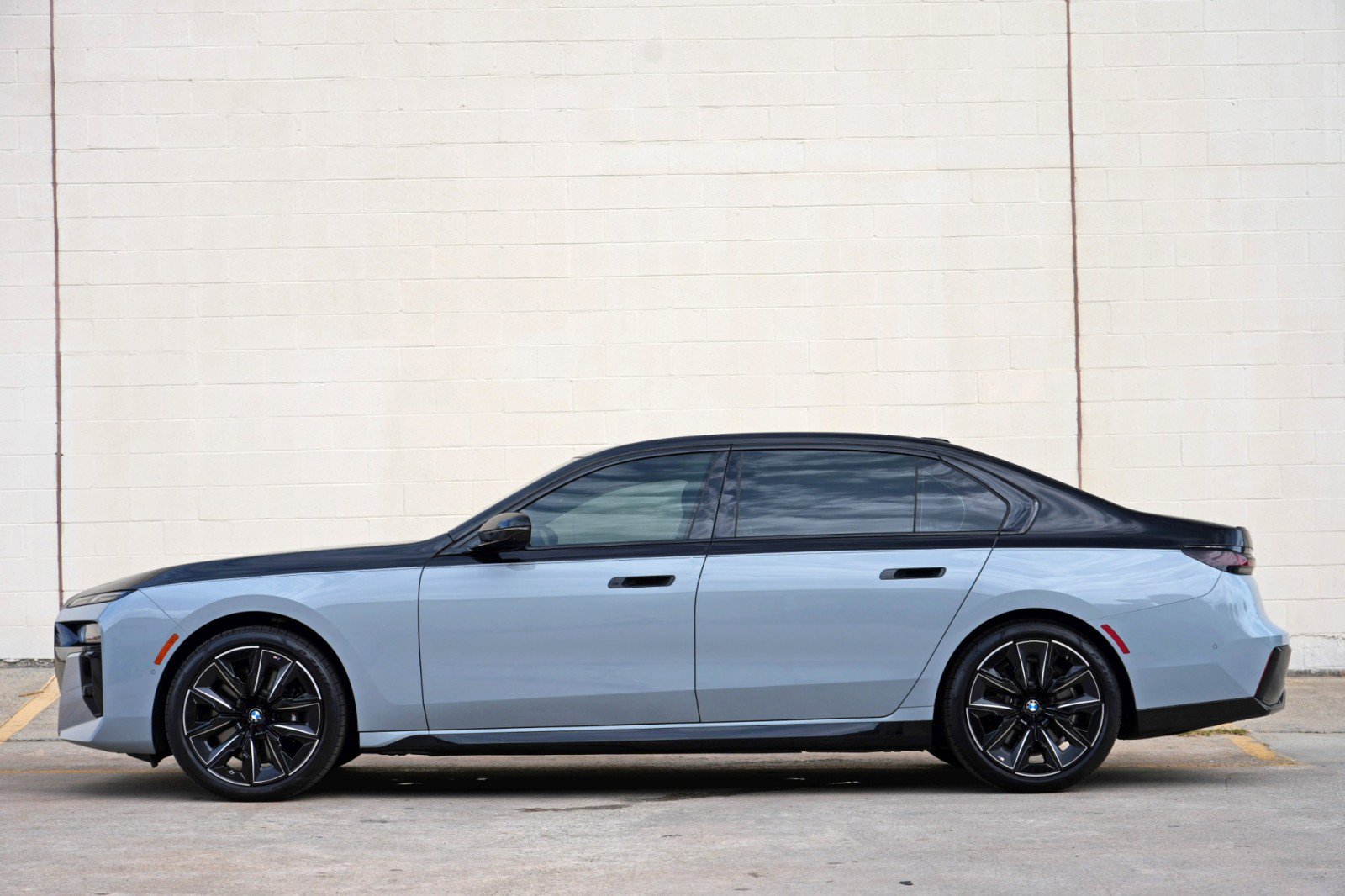 Used 2025 BMW 740i RWD image 9