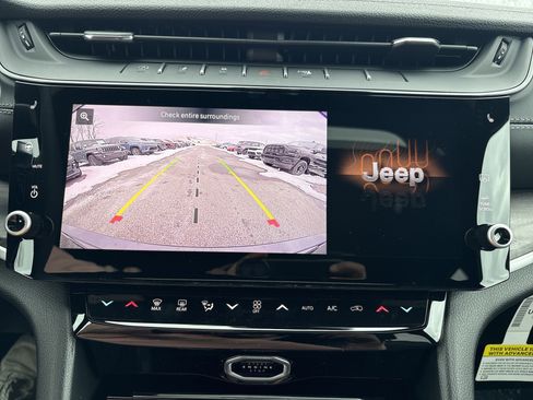 New 2026 Jeep Grand Cherokee Altitude AWD/4WD image 29