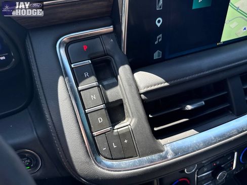 Used 2023 Chevrolet Tahoe High Country w/ Premium Package 2 AWD/4WD image 19
