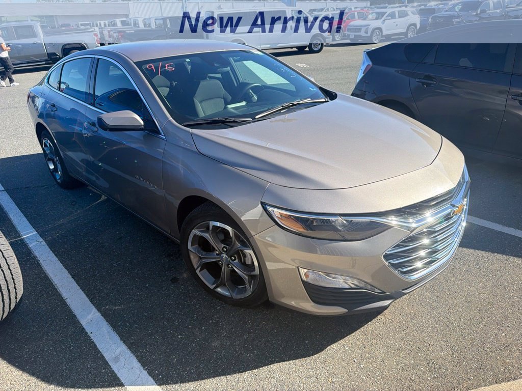 Used 2024 Chevrolet Malibu LT FWD image 2