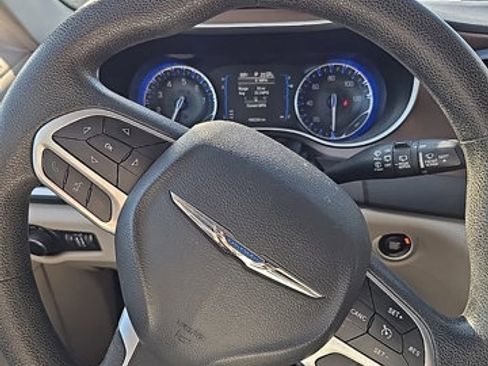 Used 2017 Chrysler Pacifica LX w/ Tire & Wheel Group image 23