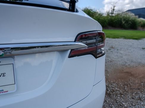 Used 2020 Tesla Model X Long Range AWD/4WD image 13