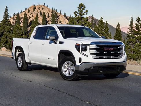 Used 2024 GMC Sierra 1500 SLE image 2