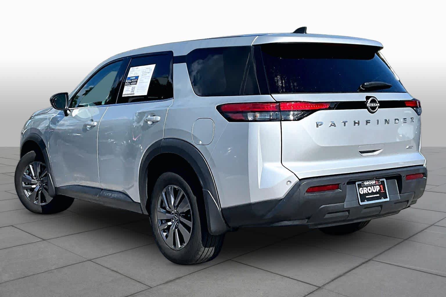 Used 2023 Nissan Pathfinder S AWD/4WD image 12