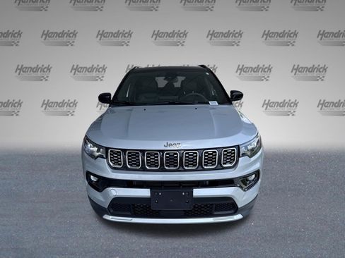 Used 2025 Jeep Compass Limited AWD/4WD image 3