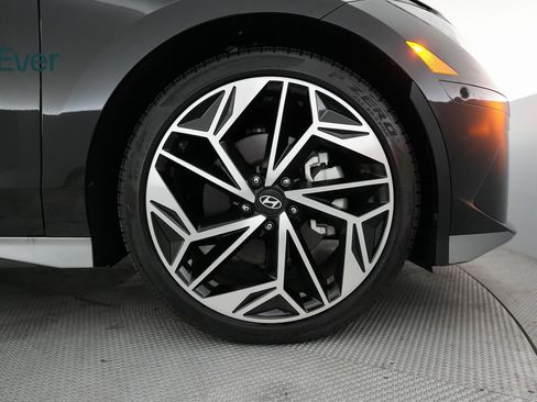 Used 2024 Hyundai Ioniq 6 Limited image 19