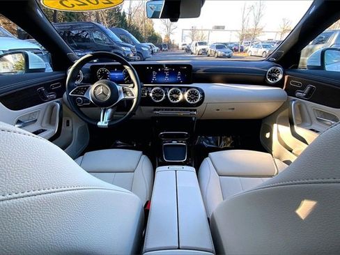 Used 2025 Mercedes-Benz CLA 250 4MATIC image 12