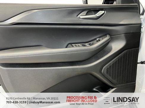 New 2025 Jeep Grand Cherokee Altitude AWD/4WD image 29