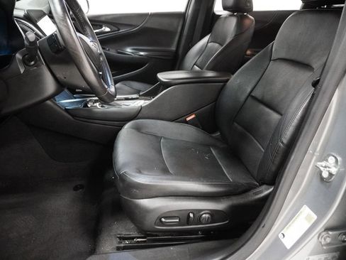 Used 2018 Chevrolet Malibu Premier w/ Driver Confidence Package image 12