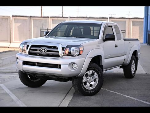 Used 2010 Toyota Tacoma 4x4 Access Cab V6 image 1