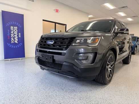 Used 2017 Ford Explorer Sport w/ Equipment Group 401A image 3